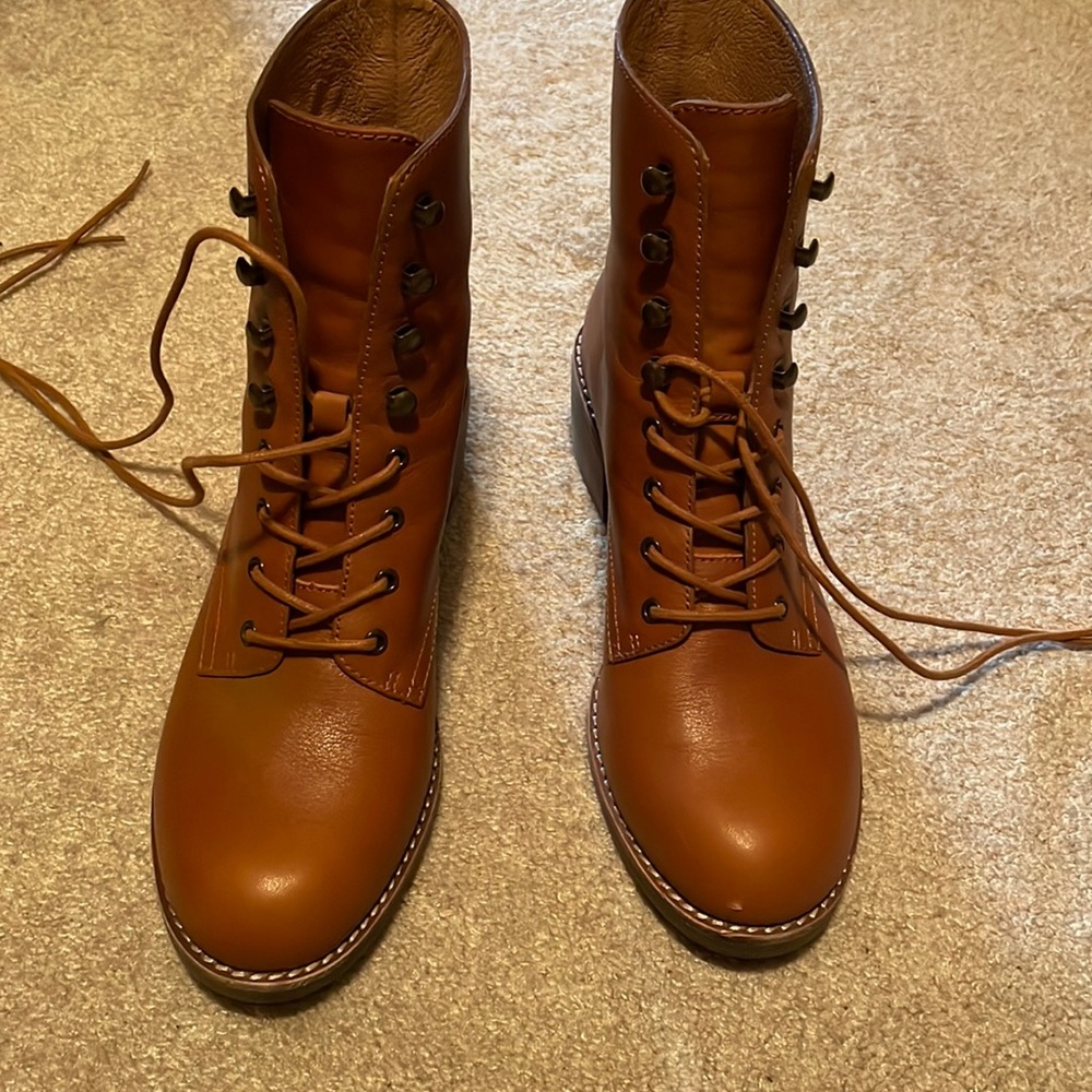Madewell Patti Lace-up Boot in English Saddle